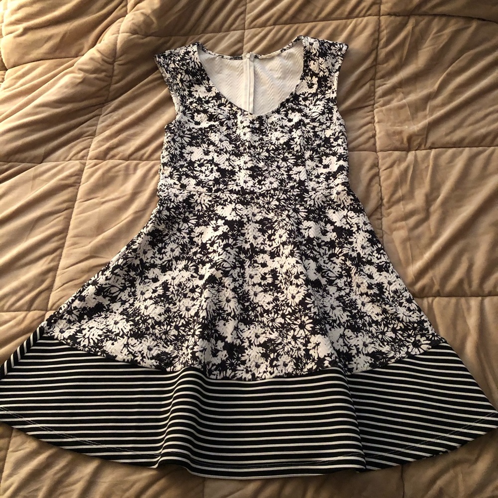 🌺 Francesca’s floral tank dress
